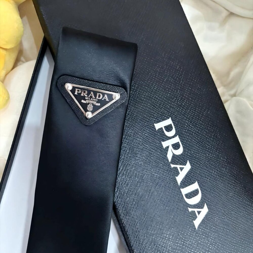 PRADA Black Tie - Picture 4 of 10